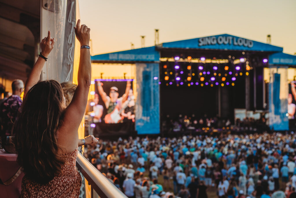 Image of the crowd at the main stage of the Sing Out Loud Festival in 2024